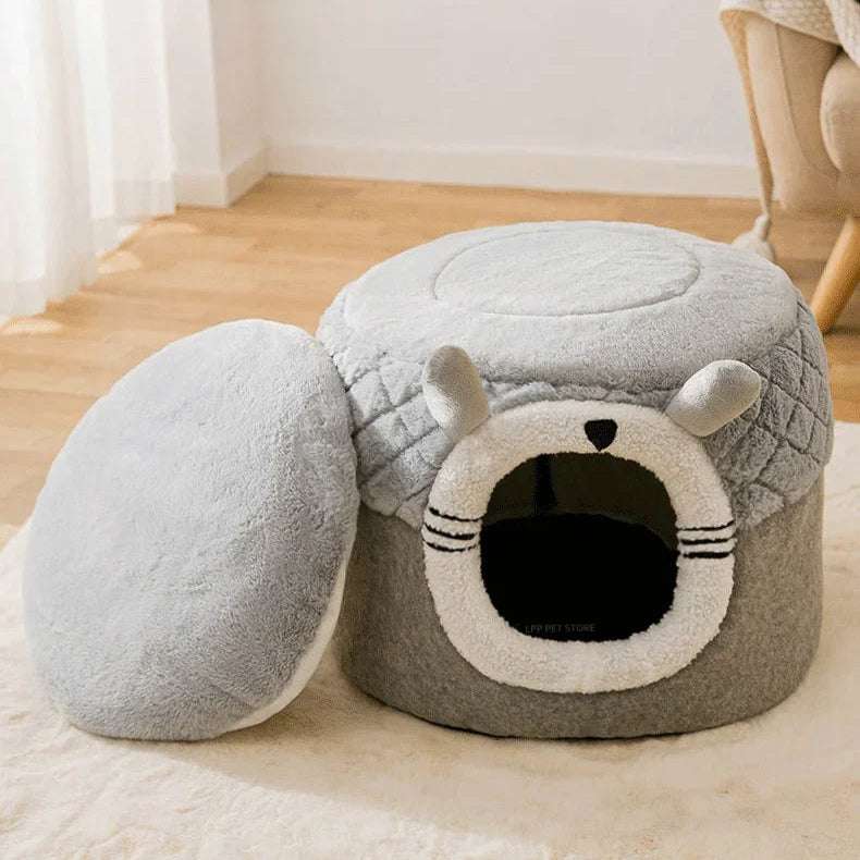 Enclosed Winter Cat Bed